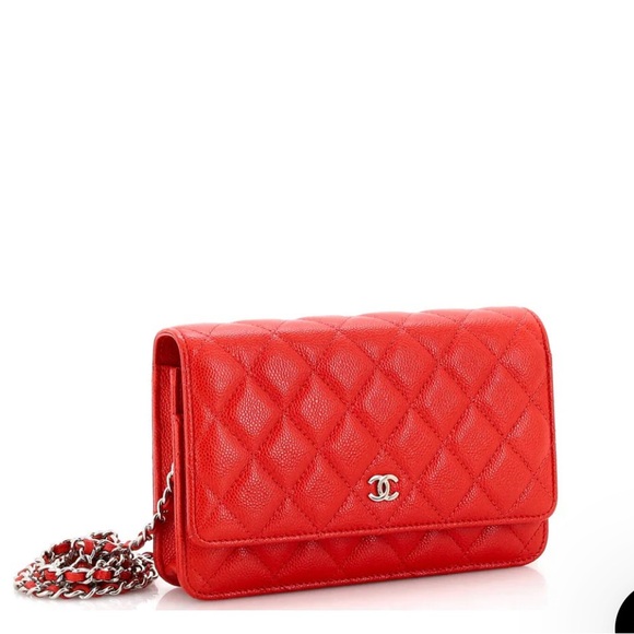 CHANEL Vibrant Red Quilted Bag - Picture 1 of 17